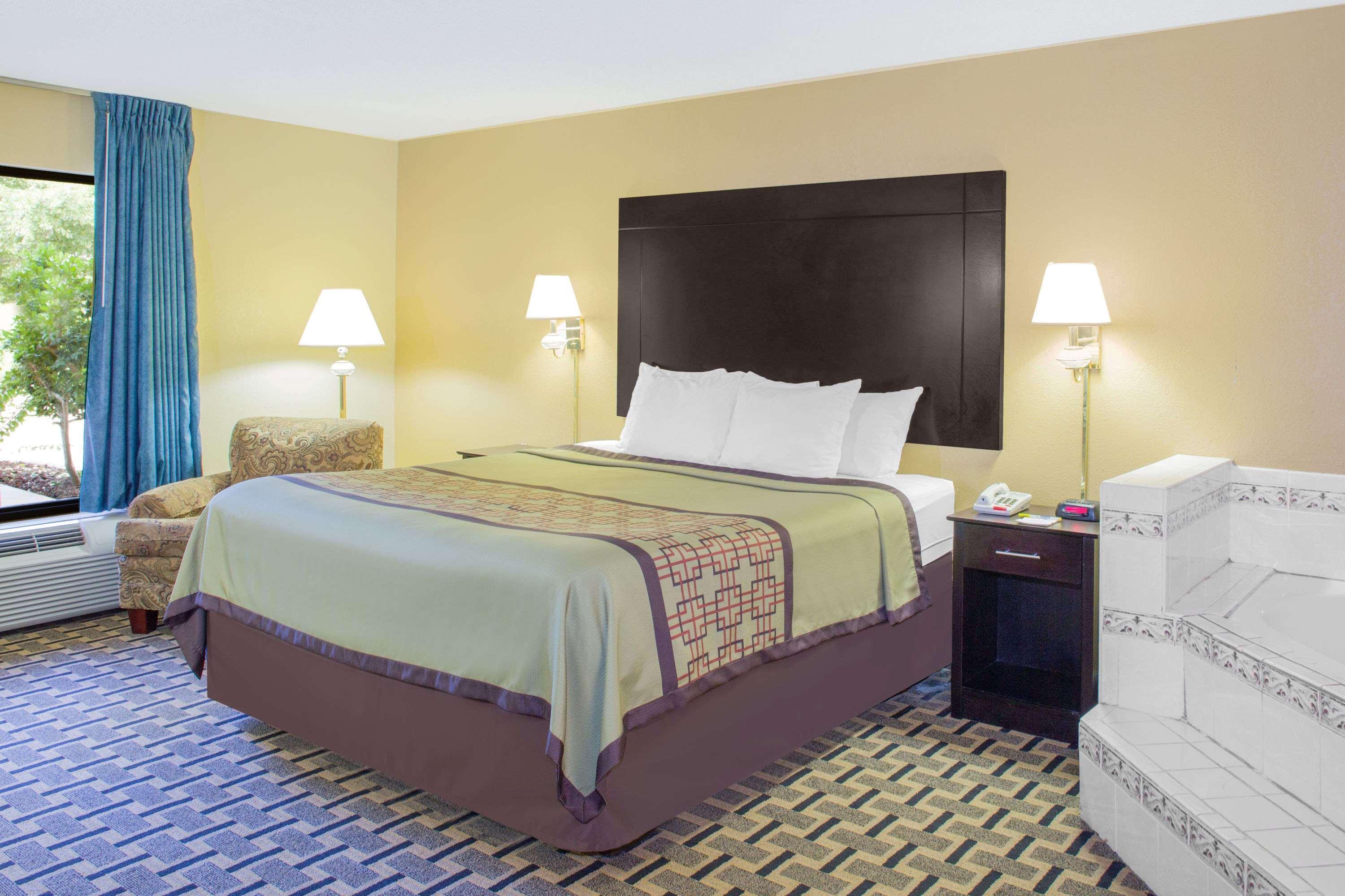 Days Inn By Wyndham Andalusia Exterior foto